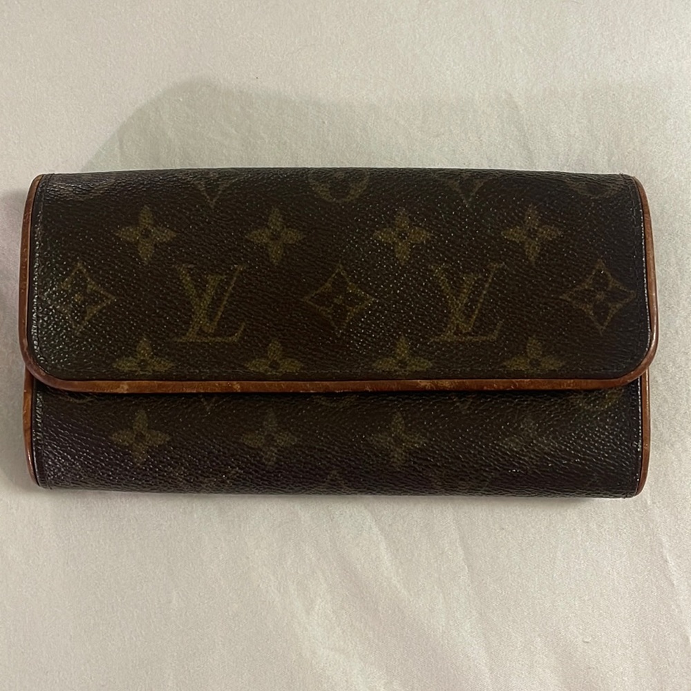 Louis Vuitton Pochette Twin PM